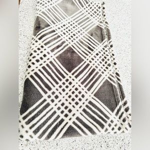 Hallmark plush plaid throw